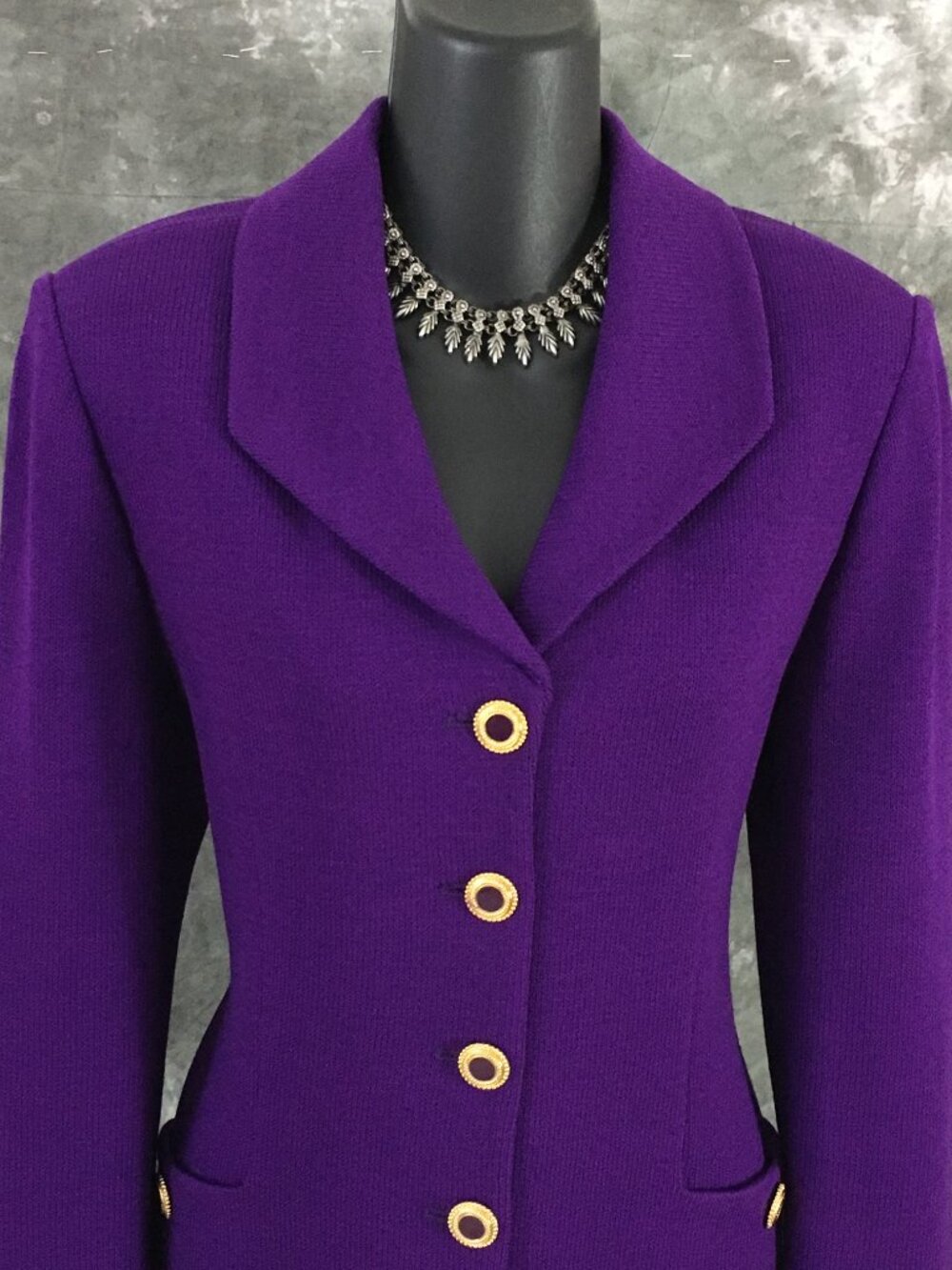 BEAUTIFUL St John collection knit purple jacket skirt suit size 6 - Picture 5 of 10